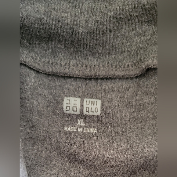 Uniqlo turtle neck - Picture 2 of 6